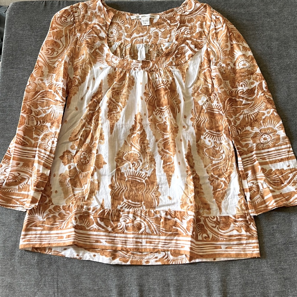 Diane Von Furstenberg Tan & White Blouse
